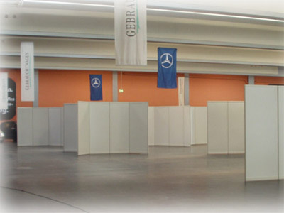 Systemstellwand R8 Winkelaufbau